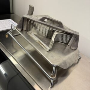 Tomato Tamer – Commercial Tomato Slicer