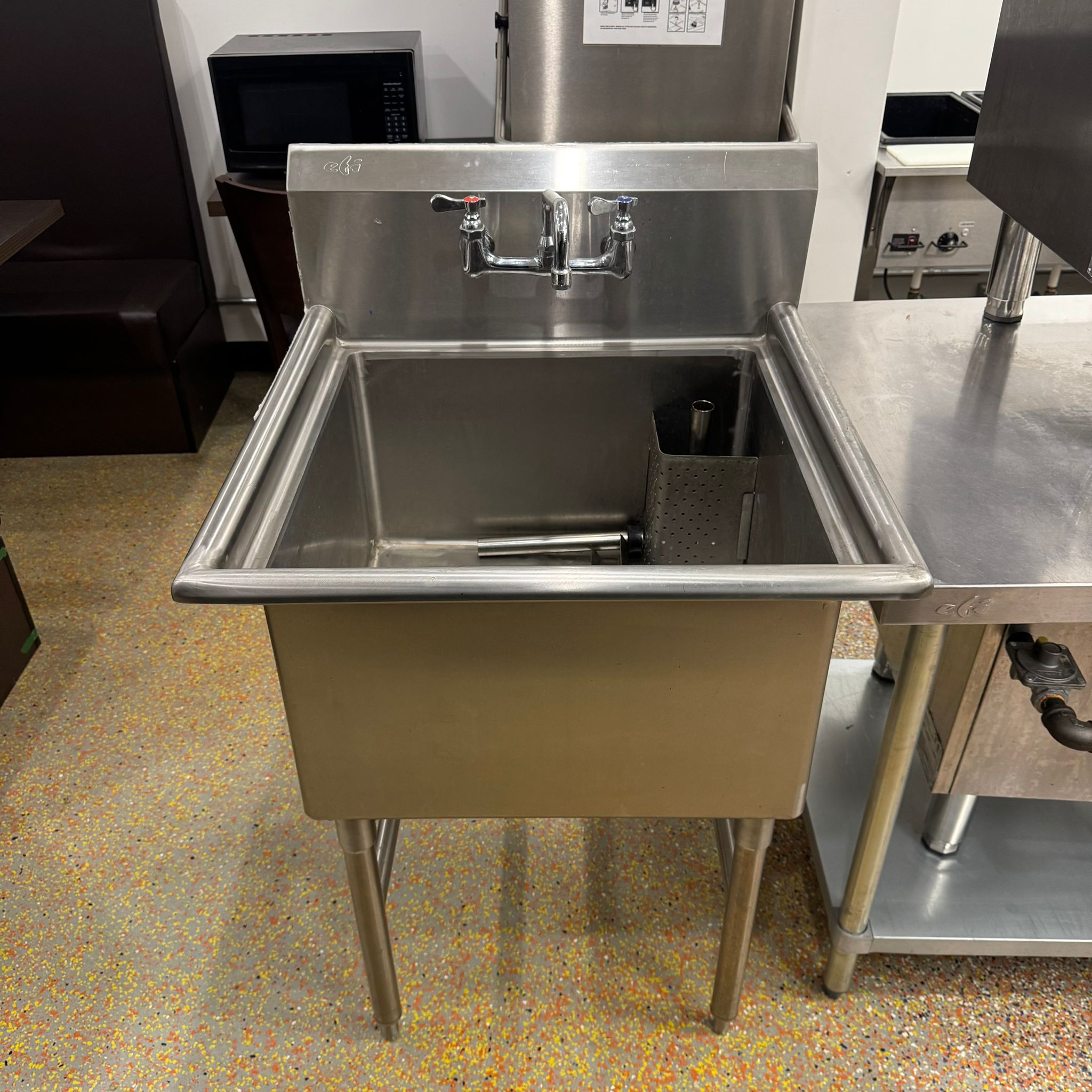 EFI One-Compartment Stainless Steel Sink – 24" x 24" Bowl