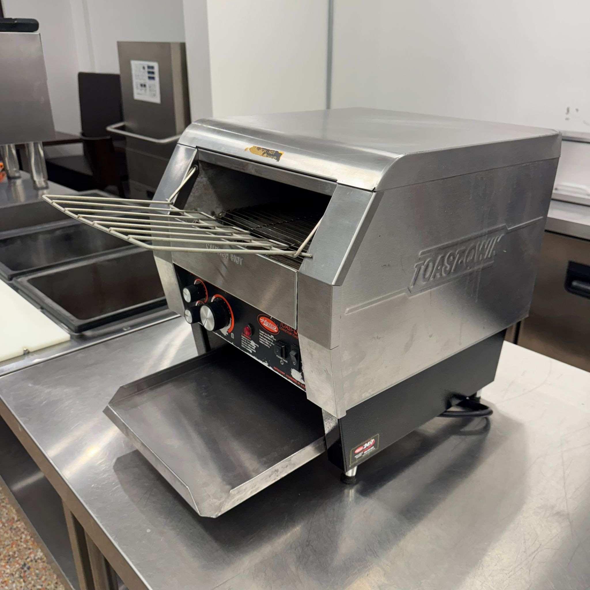 Hatco TQ-400H – High-Performance Conveyor Toaster (208V, 600 Slices per Hour)